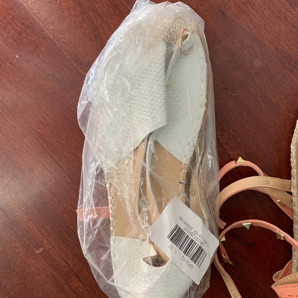 Fabric sandals bought on Wish.com